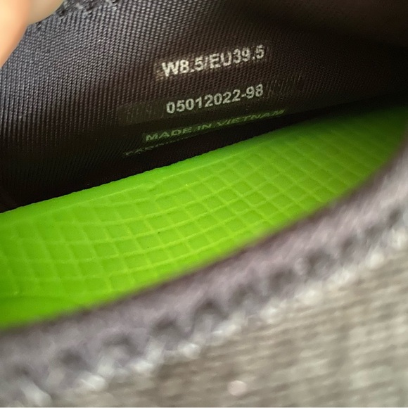 OOFOS OOmg eeZee Low Mesh Canvas Slip On Recovery Shoes Women’s 8.5 Black - Picture 8 of 9